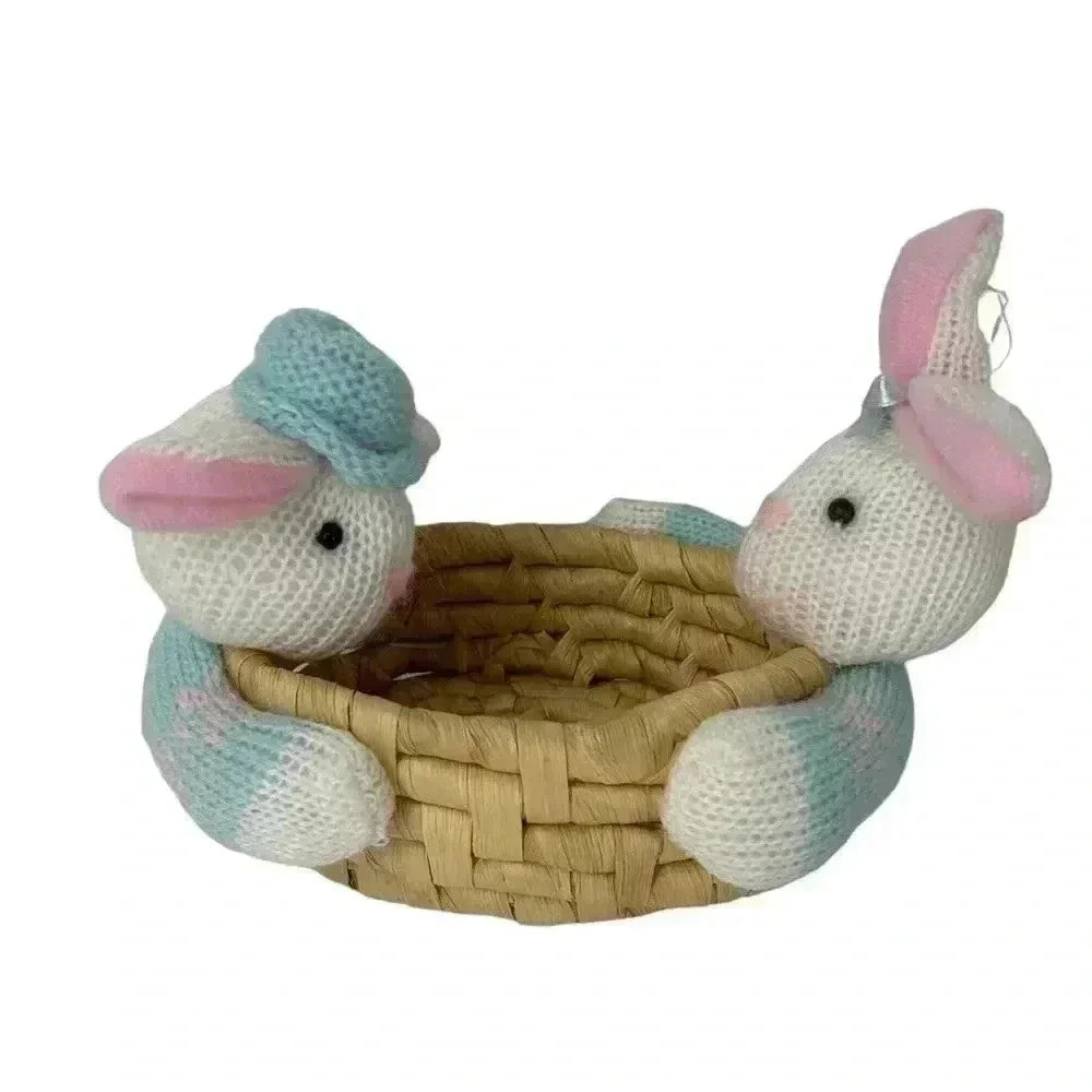 VINTAGE EASTER RATTAN WEAVED BASKET PLUSH KNIT BUNNIES HOLDING BASKET 6”